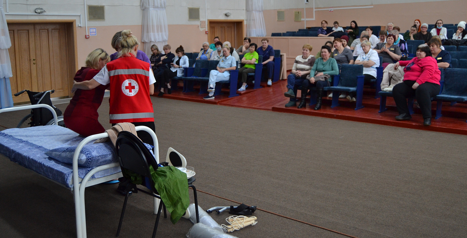 Забота о тех, кто заботится: обучение сотрудников ОГАУСО «Геронтологический центр «Забота»